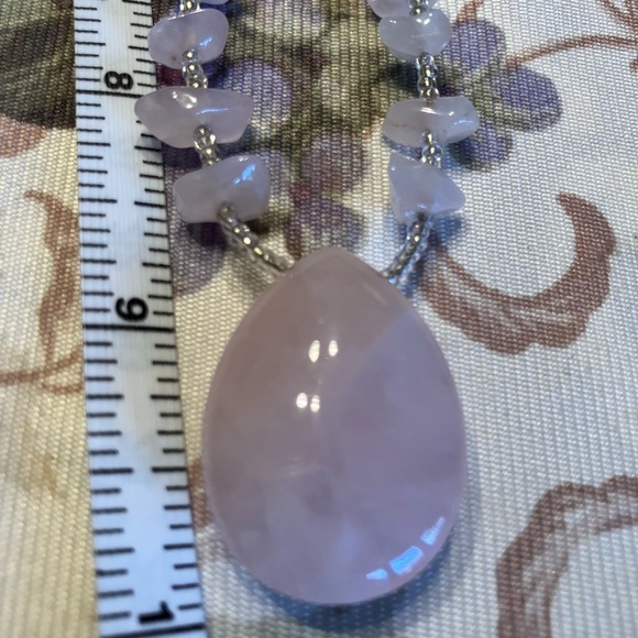 ROSE QUARTZ LARGE PENDANT AND SMALLER CHIPS ON THE SIDES MATCHING BRACELET - Picture 6 of 12